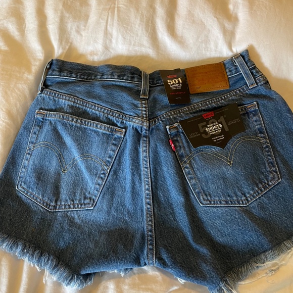Levi’s high rise jean shorts - Picture 2 of 3